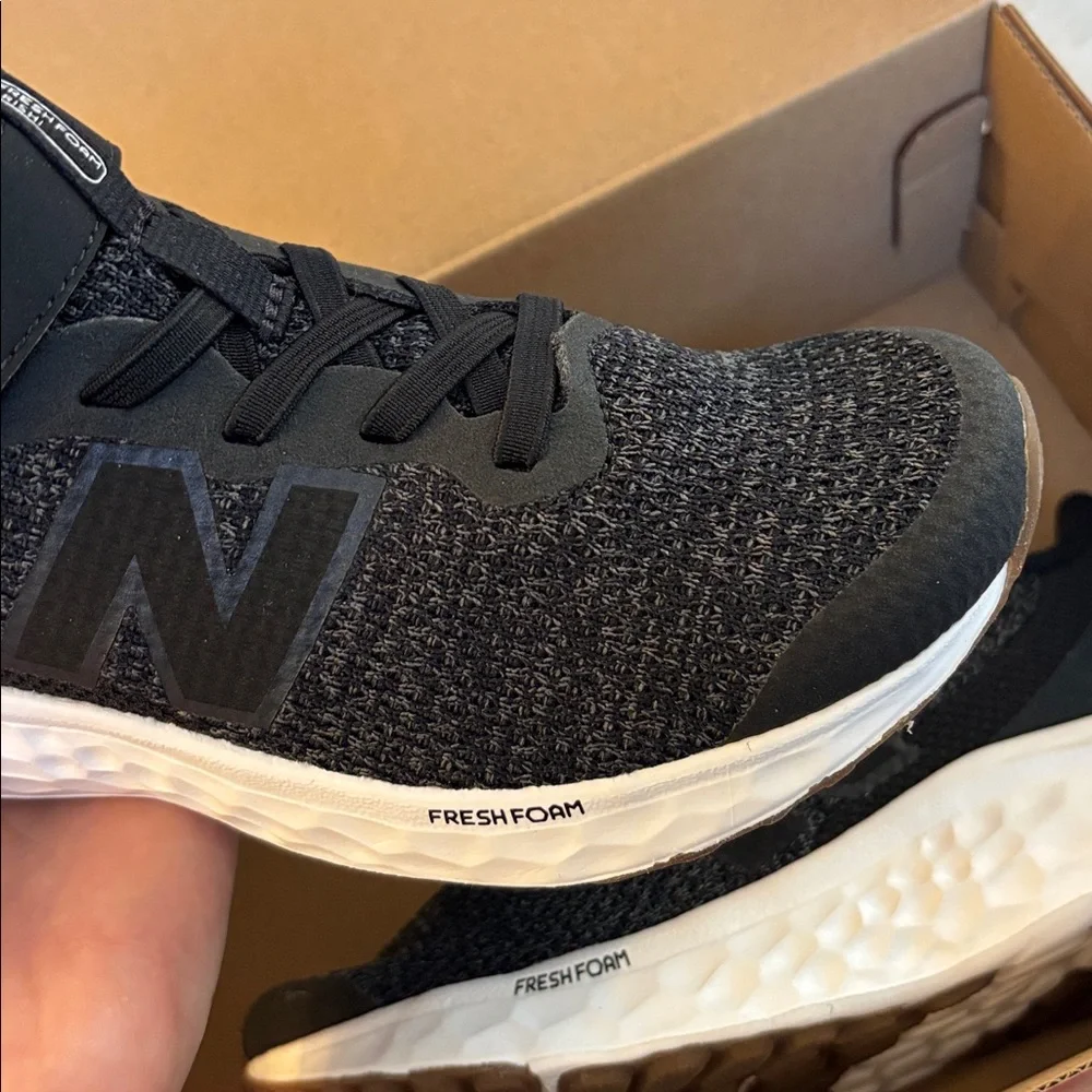 NWT New Balance Fresh foam arishi v4 bungee